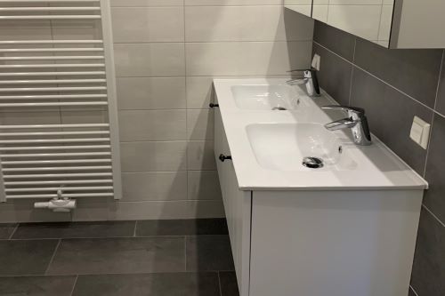 badkamer_toilet_meubel_zeven_persoons